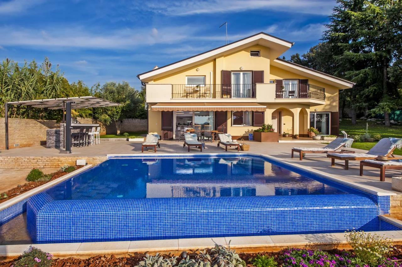 Villa Montericco Ровин Екстериор снимка